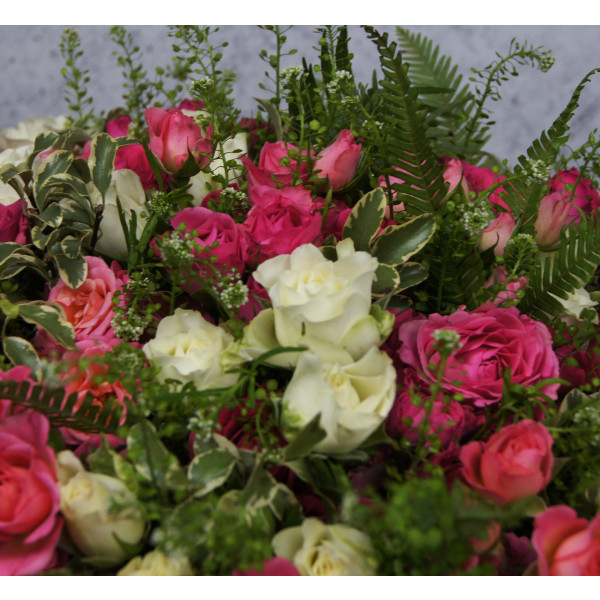 Букет Мелодия из роз с листьями папоротника вид 3