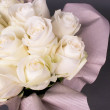 Букет &quot;Стиль&quot; белая роза в шляпной коробке, 11 шт., Эквадор вид 4